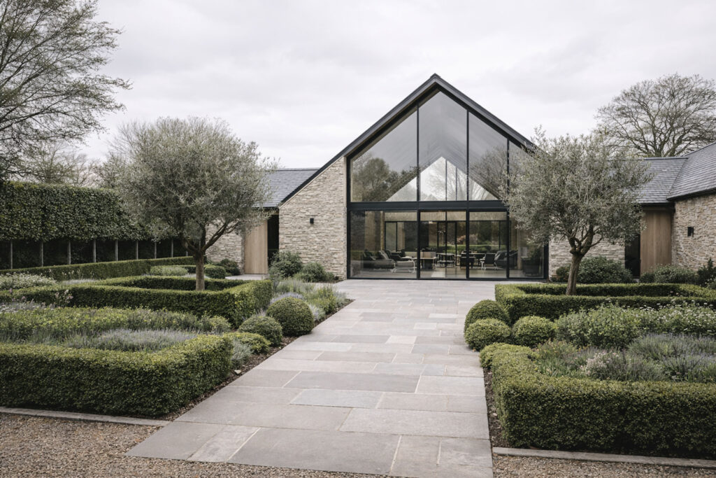 Design and Planning of High Quality Bespoke Homes across the Midlands and south of England